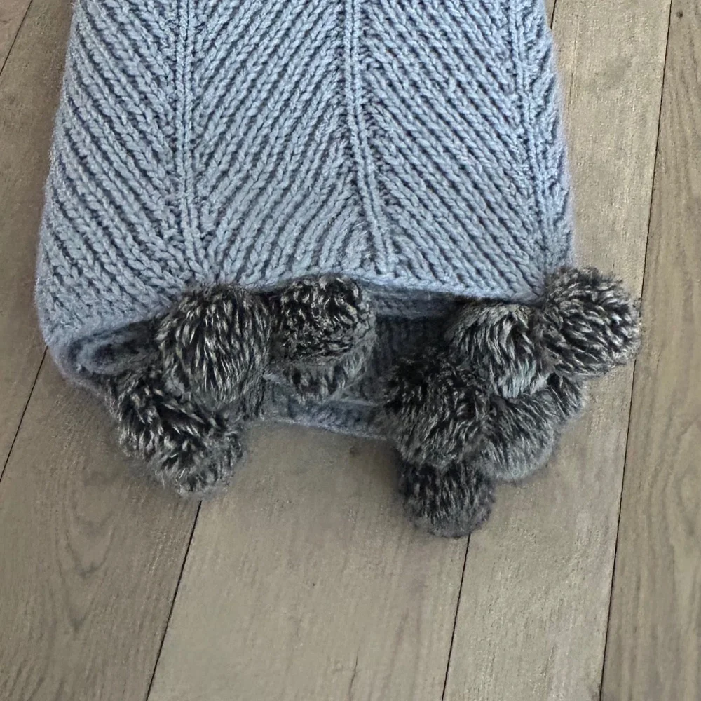 POTTERY BARN Faux Fur Pompom 55” x 58” Throw Blanket in Gray